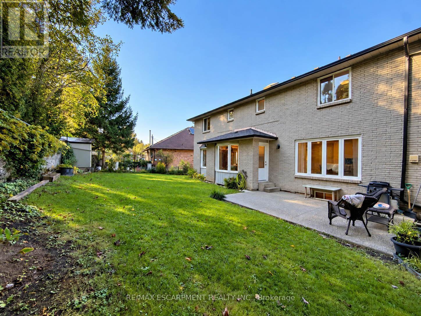 12 SUNDROP COURT - 46
