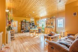 Kitchen - 50119 Pth 12 Highway, Lonesand, MB R0A2P0 Photo 6