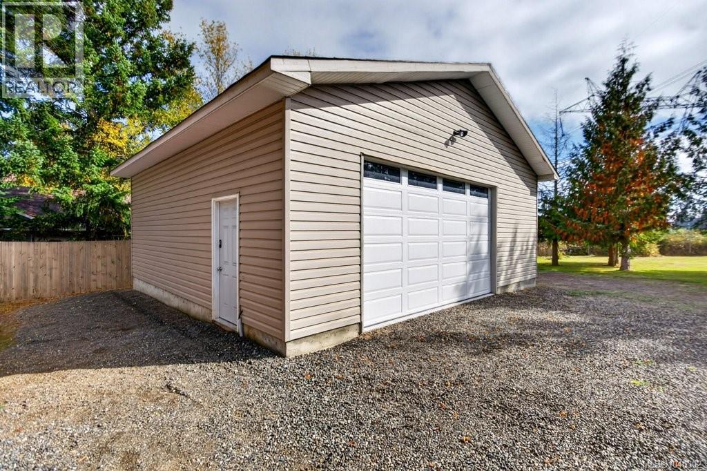 70 Islewood Dr, Bowser