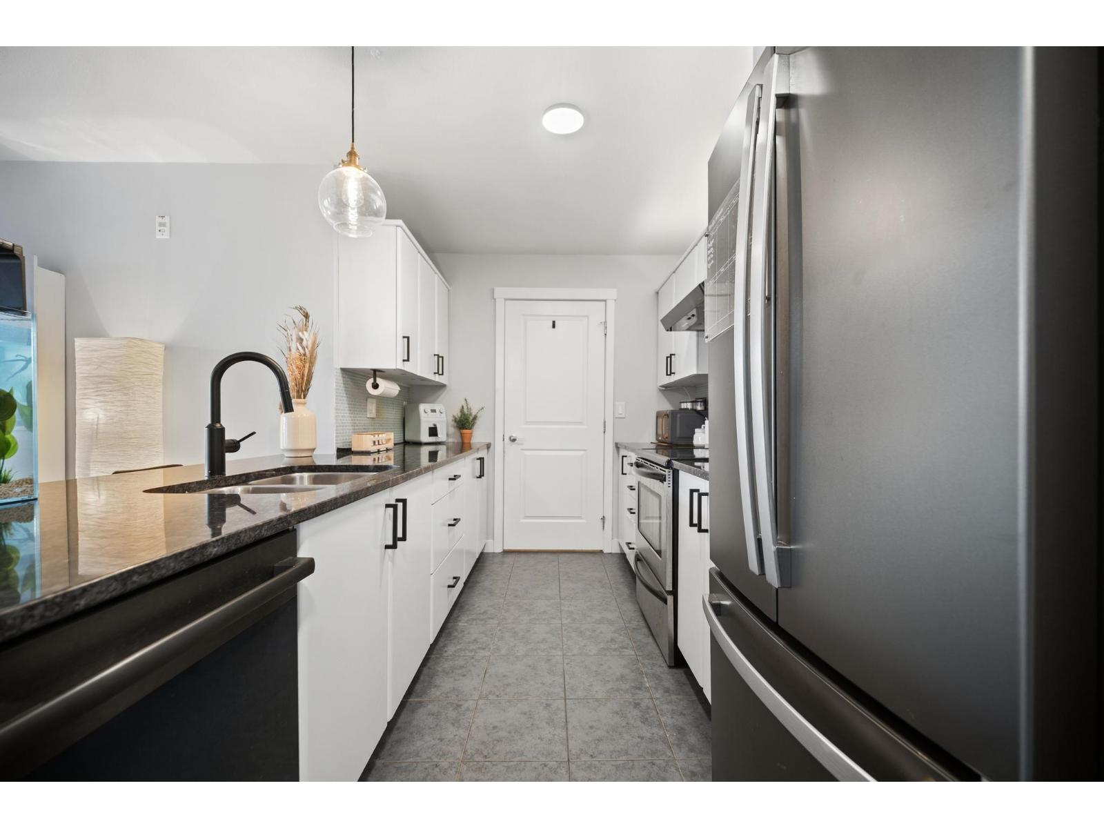 210 19320 65 AVENUE, Surrey
