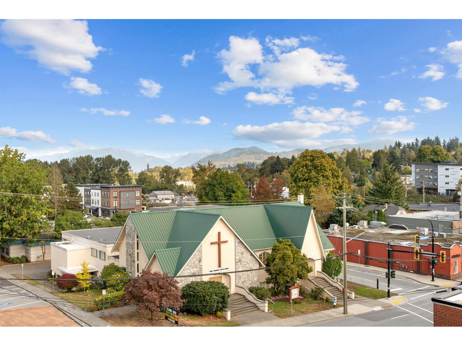 Photo of 305 2632 PAULINE STREET 25