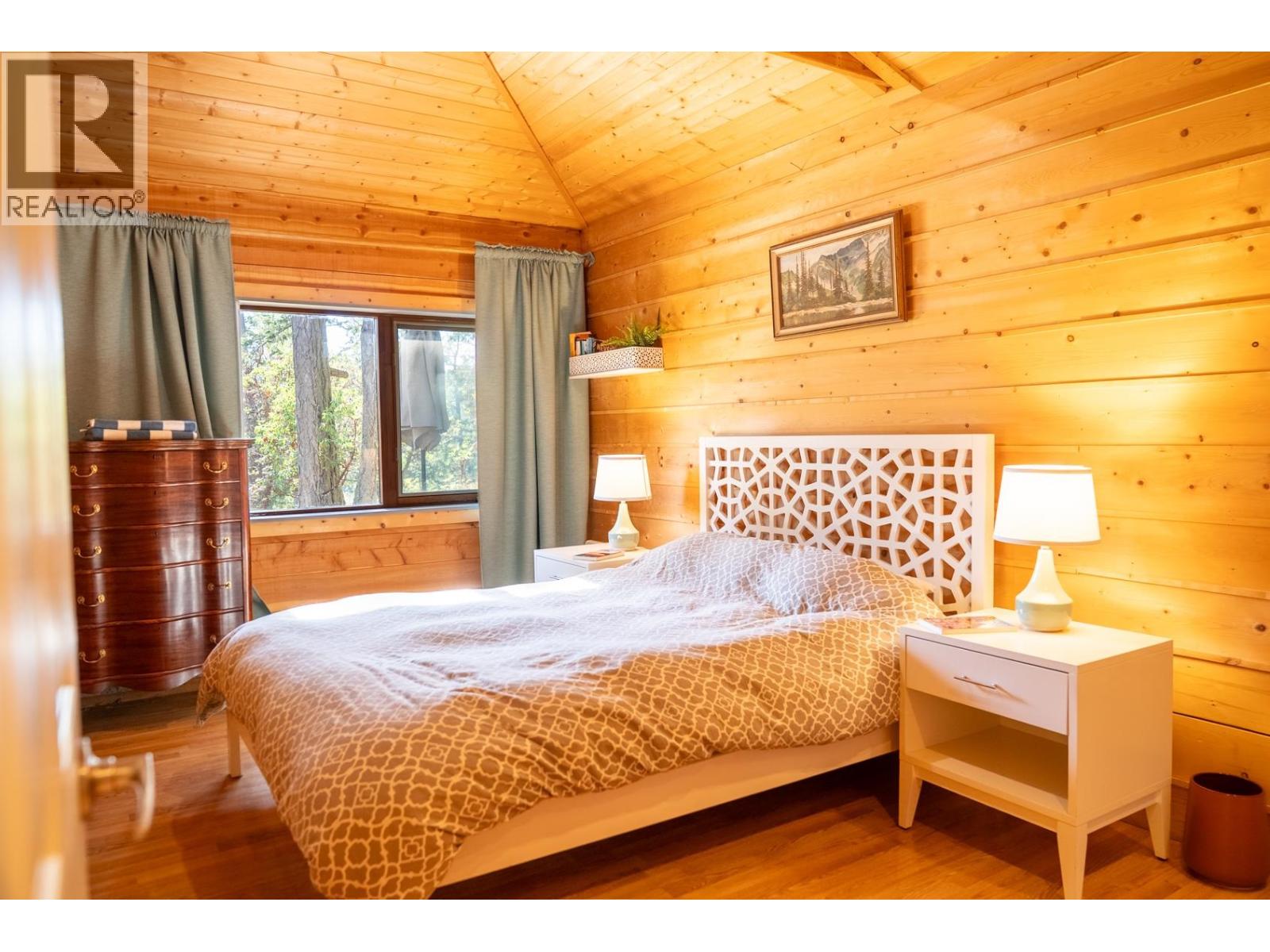 4318 PORT WASHINGTON ROAD, Pender Island
