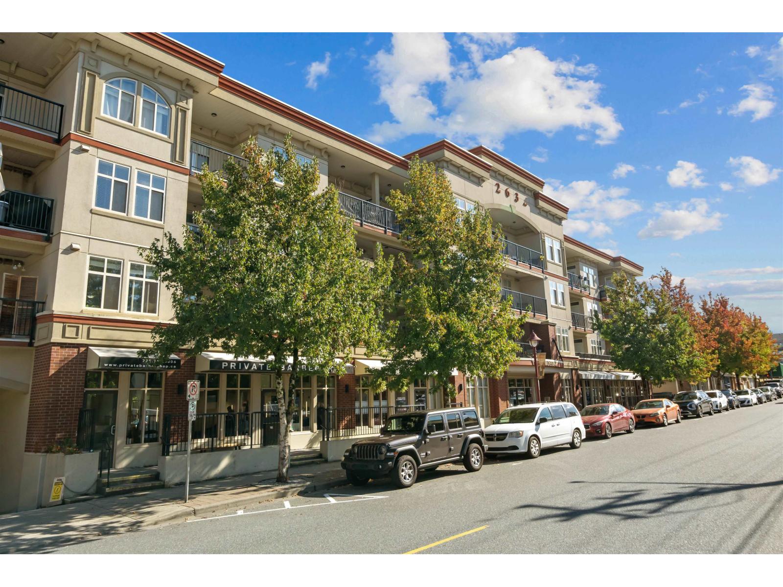 Photo of 305 2632 PAULINE STREET 33