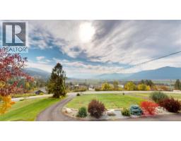 Sunroom - 1030 Monrose Road, Creston, BC V0B2N2 Photo 6