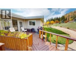 2pc Ensuite bath - 1030 Monrose Road, Creston, BC V0B2N2 Photo 9