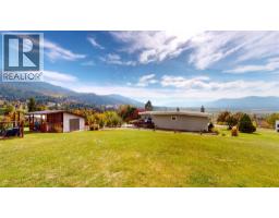 Kitchen - 1030 Monrose Road, Creston, BC V0B2N2 Photo 12