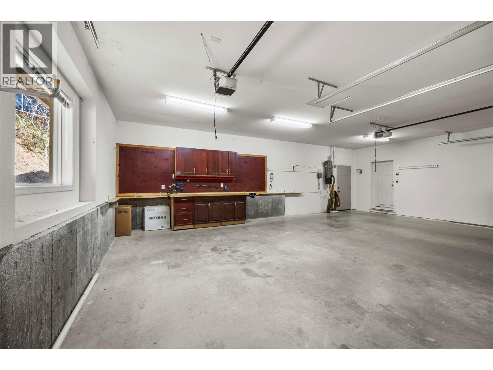 6455 Vernon Avenue - 41