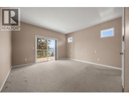 Living room - 6455 Vernon Avenue, Peachland, BC V0H1X8 Photo 13