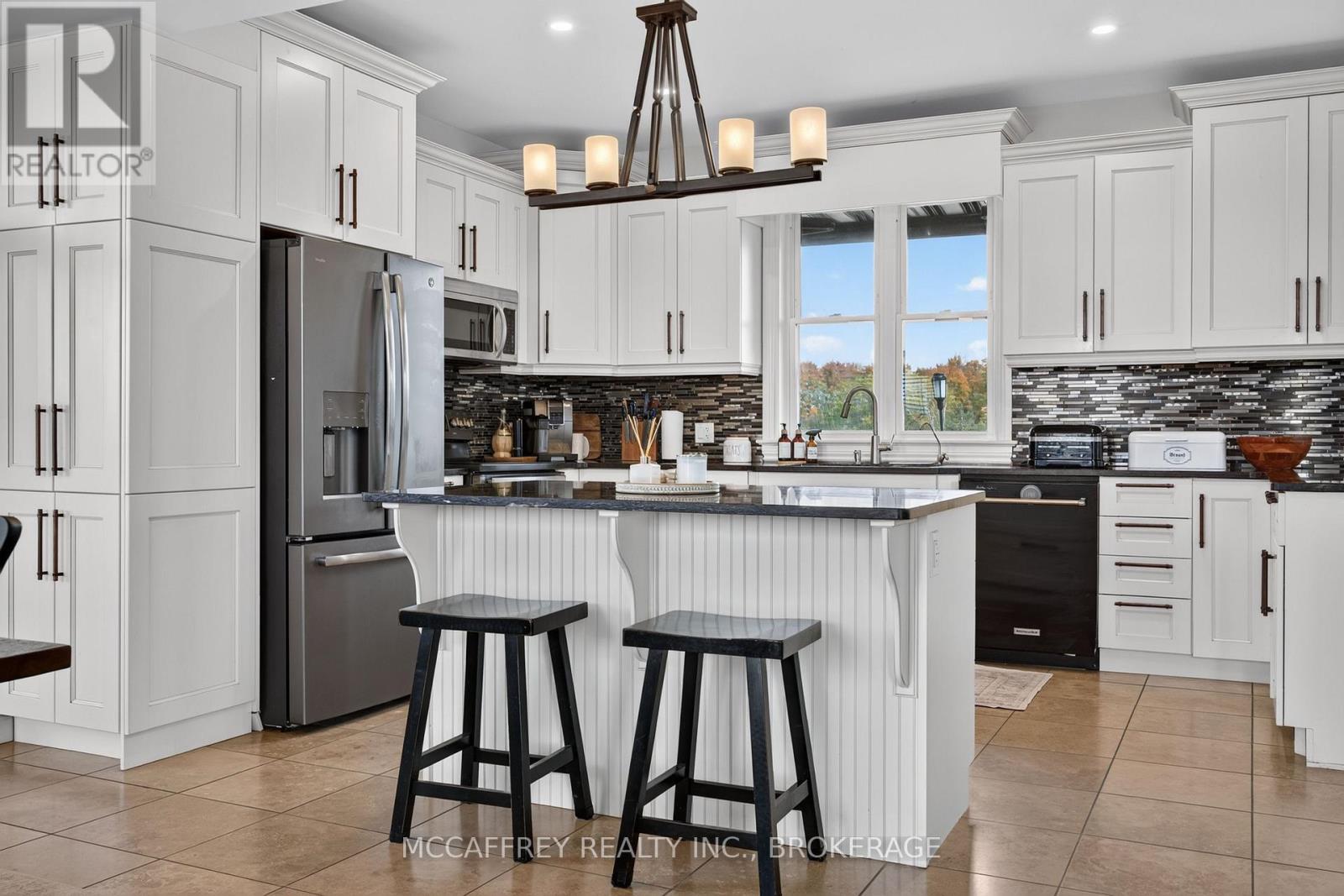 4012 SYDENHAM ROAD - 12