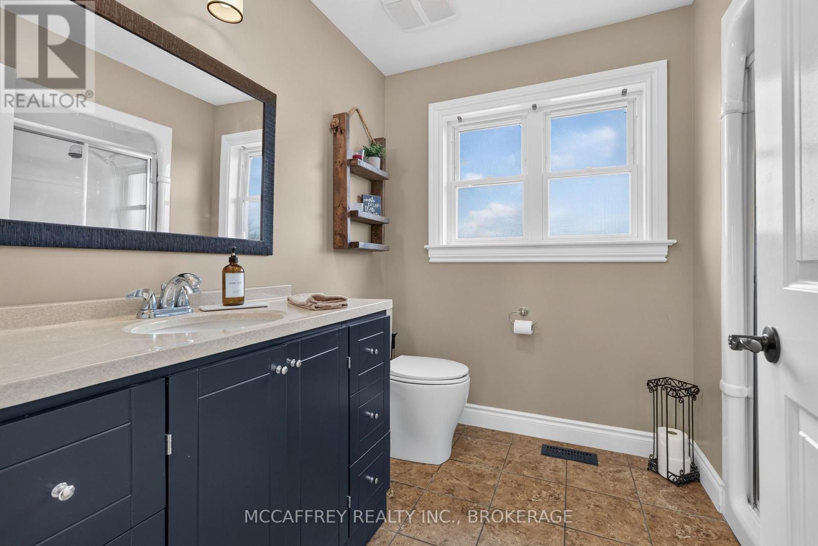 4012 SYDENHAM ROAD - 24