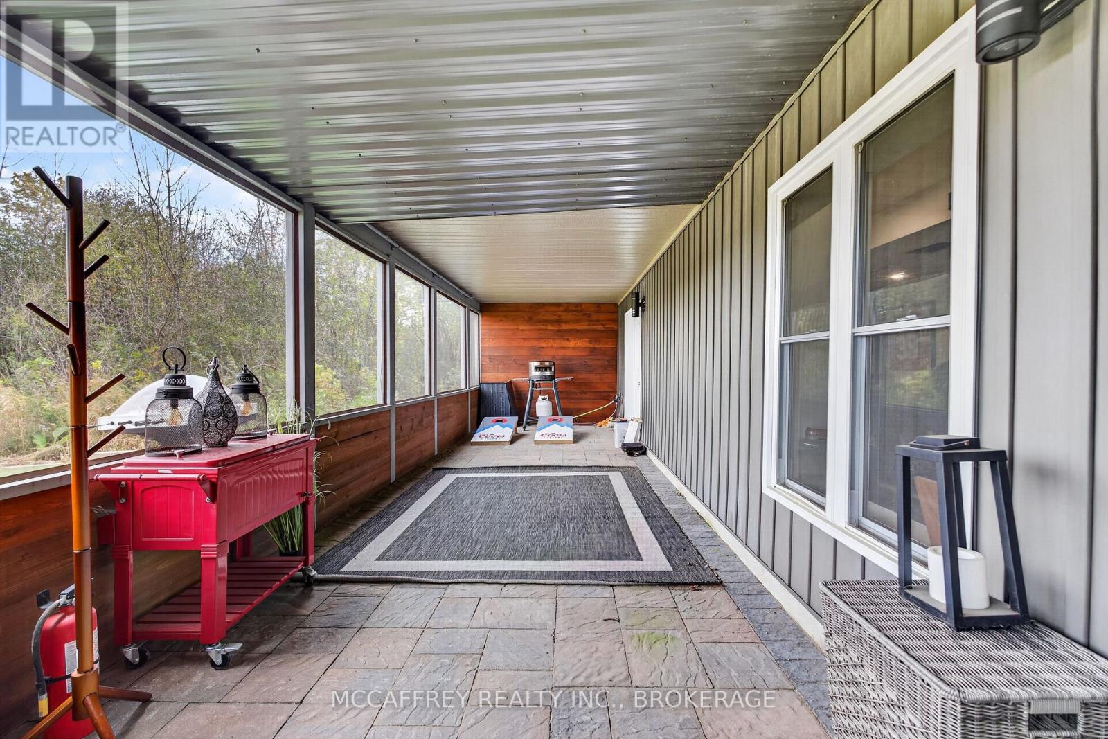 4012 SYDENHAM ROAD - 32