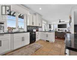 Living room - 4012 Sydenham Road, Frontenac, ON K0H2T0 Photo 14