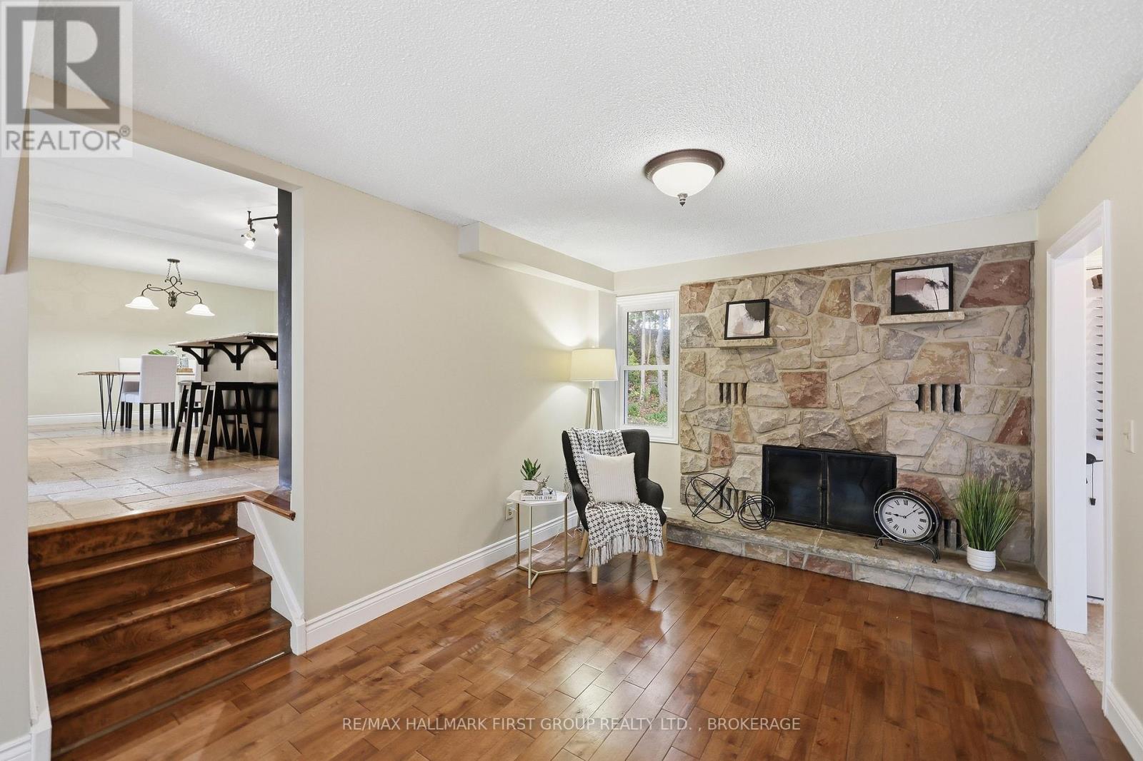 884 Safari Drive — photo 17