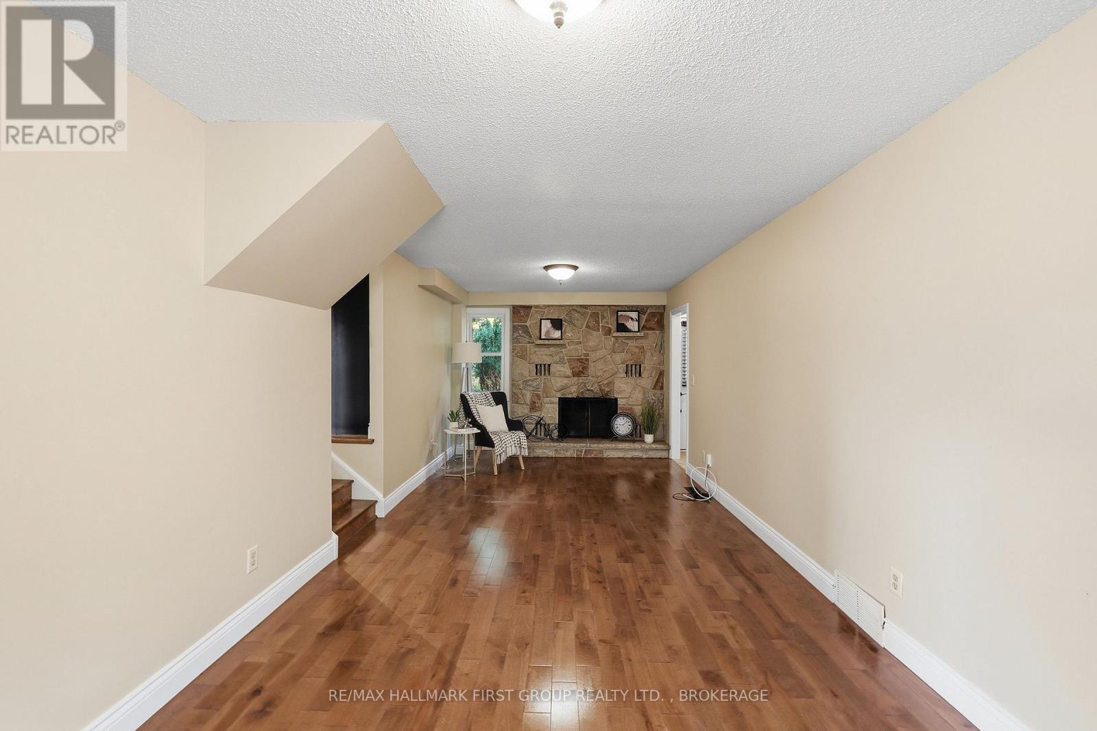 884 Safari Drive — photo 18