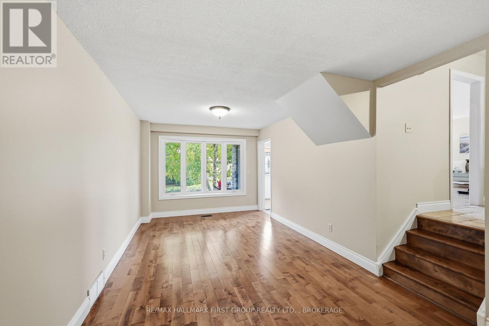 884 SAFARI DRIVE - 19