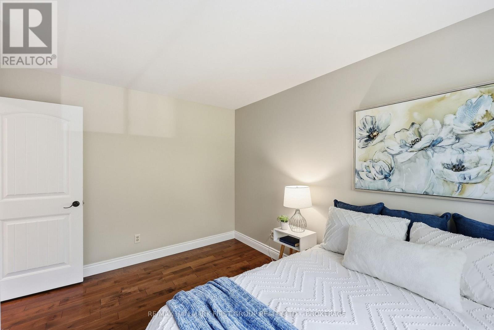 884 Safari Drive — photo 27