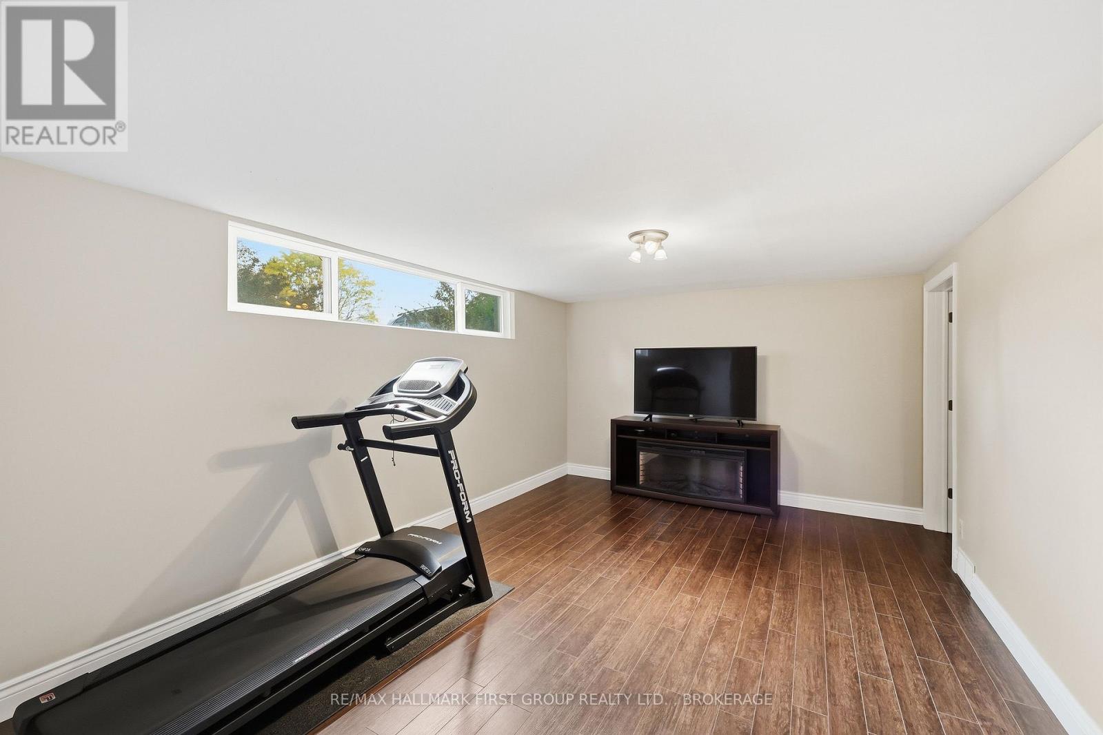 884 SAFARI DRIVE - 29