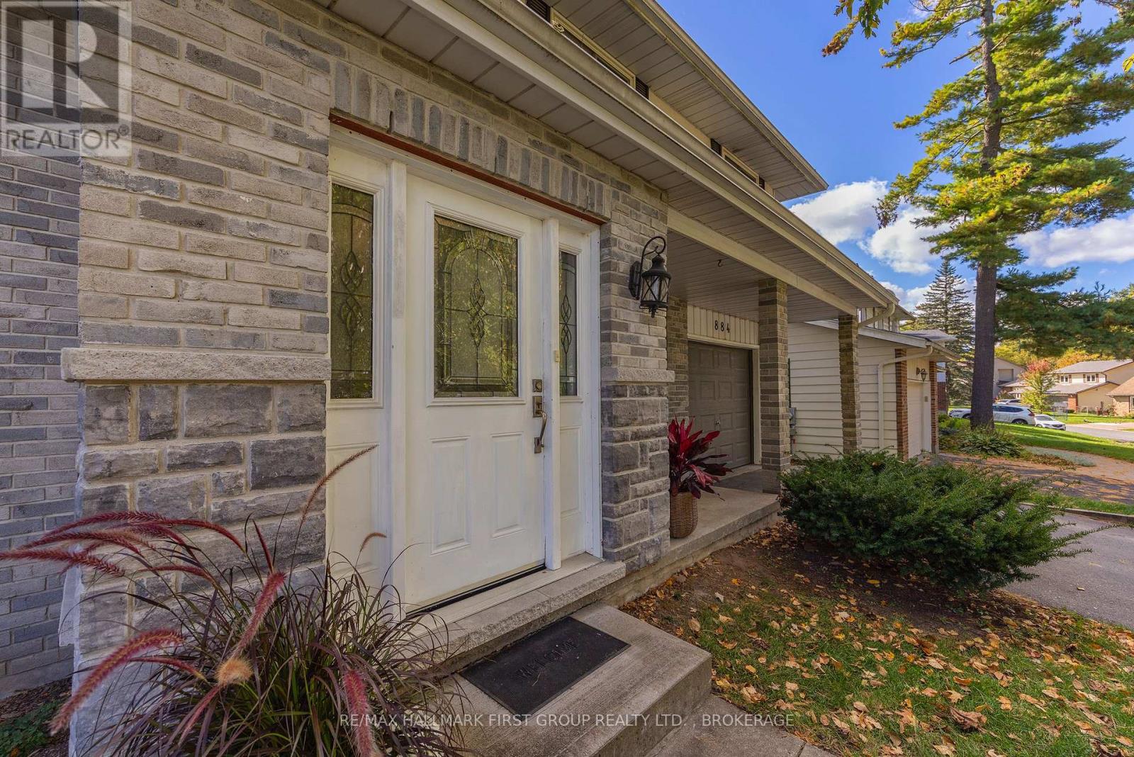 884 SAFARI DRIVE - 3