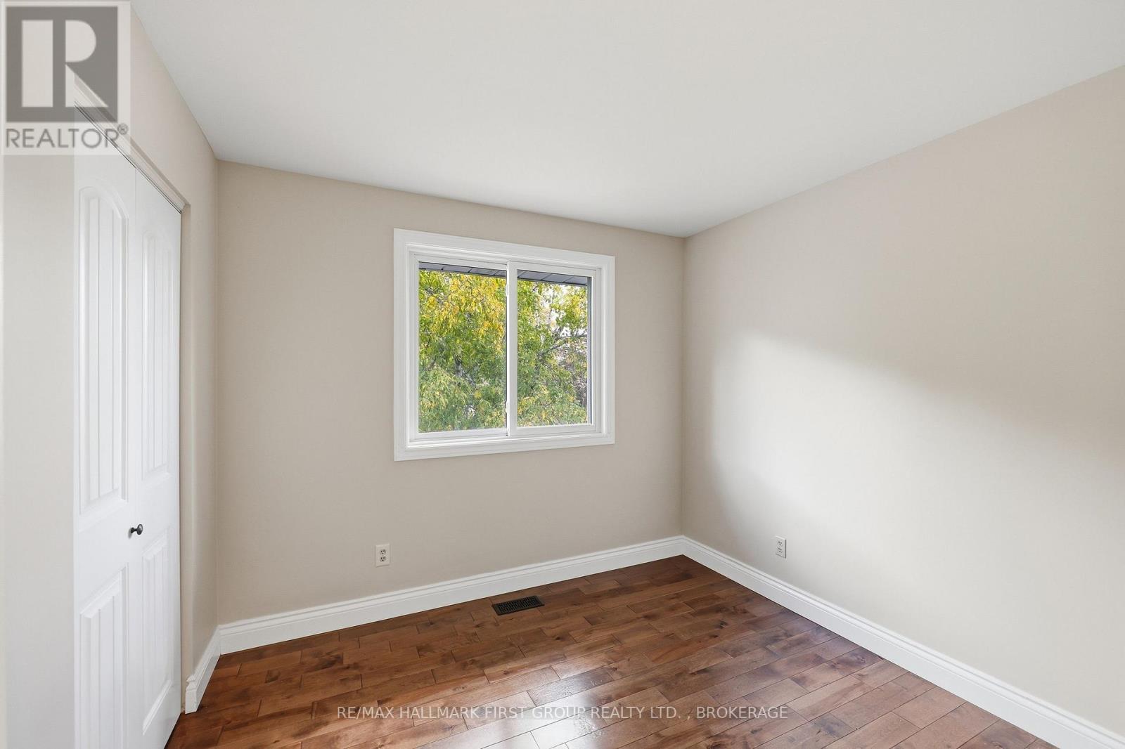 884 Safari Drive — photo 35