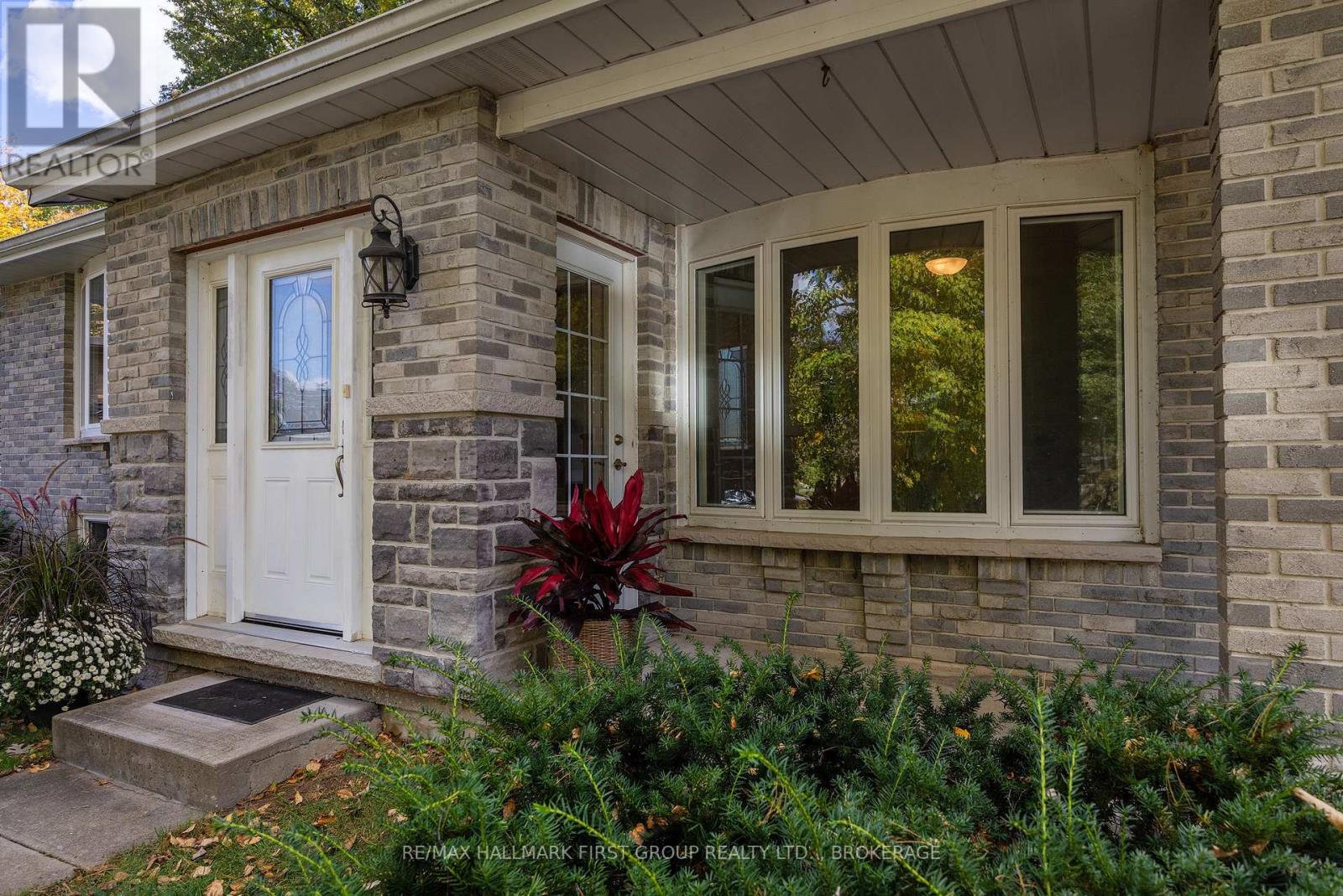 884 SAFARI DRIVE - 37
