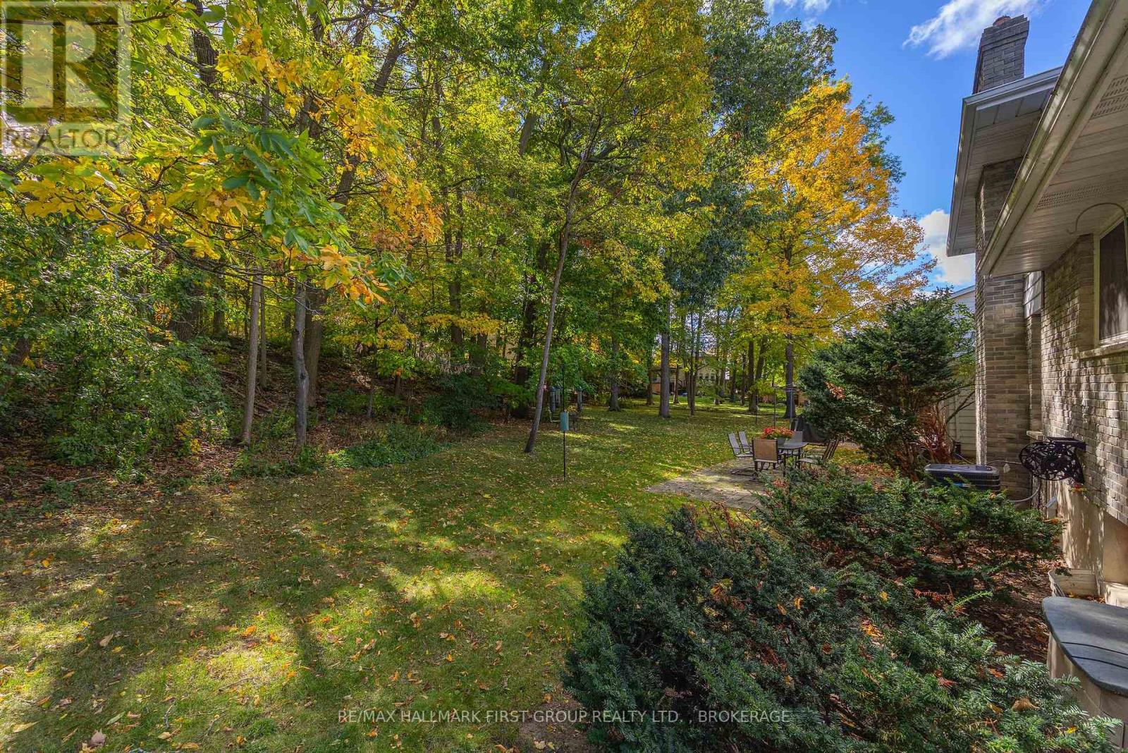 884 Safari Drive — photo 43
