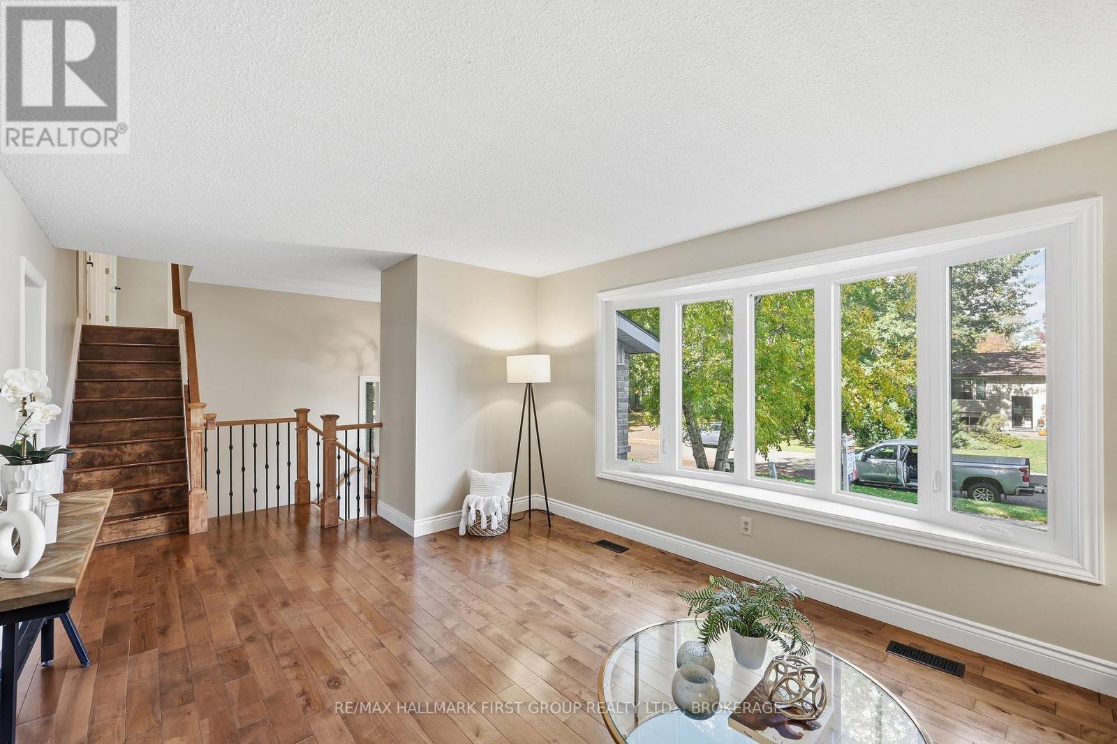 884 Safari Drive — photo 7