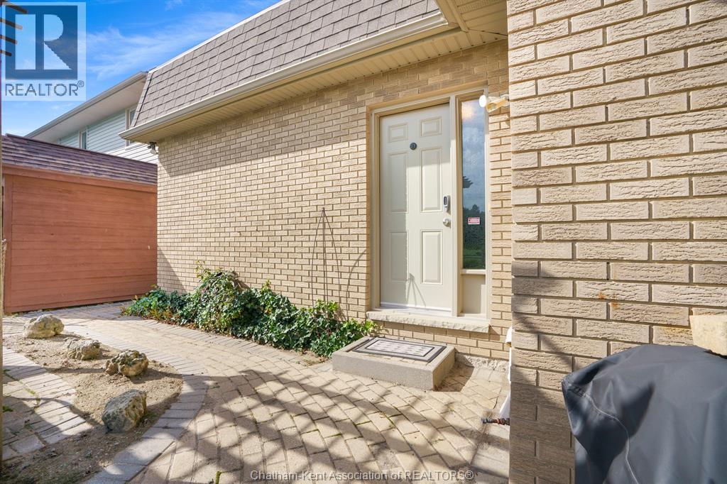 108 Cecile AVENUE - 41