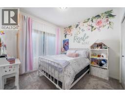 2448 7 Avenue Ne, Medicine Hat, AB T1C1Y6 Photo 18