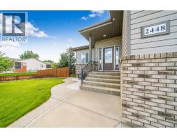 2448 7 Avenue Ne, Medicine Hat, AB T1C1Y6 Photo 39