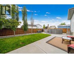 2448 7 Avenue Ne, Medicine Hat, AB T1C1Y6 Photo 35