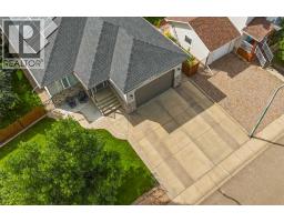 2448 7 Avenue Ne, Medicine Hat, AB T1C1Y6 Photo 40