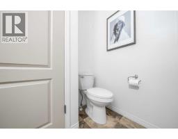 2448 7 Avenue Ne, Medicine Hat, AB T1C1Y6 Photo 32