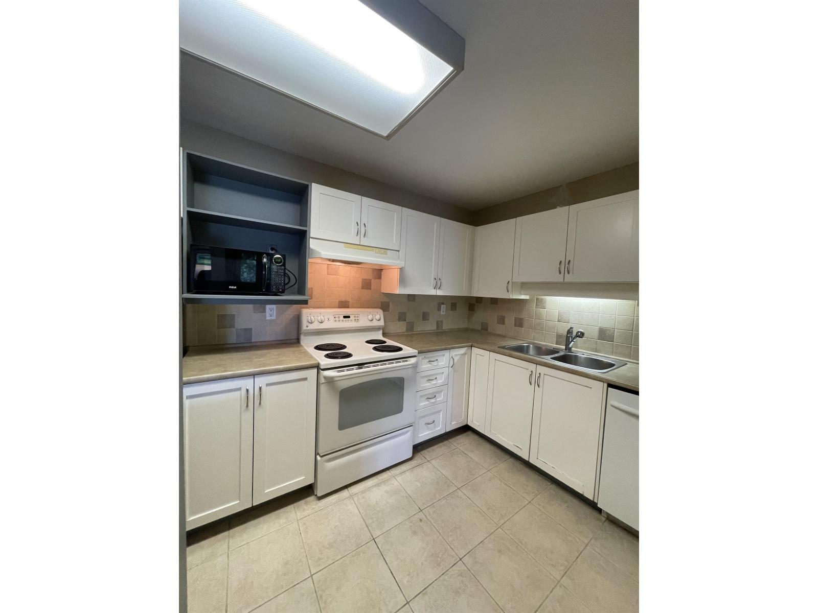 Photo of 336 2700 MCCALLUM ROAD 36
