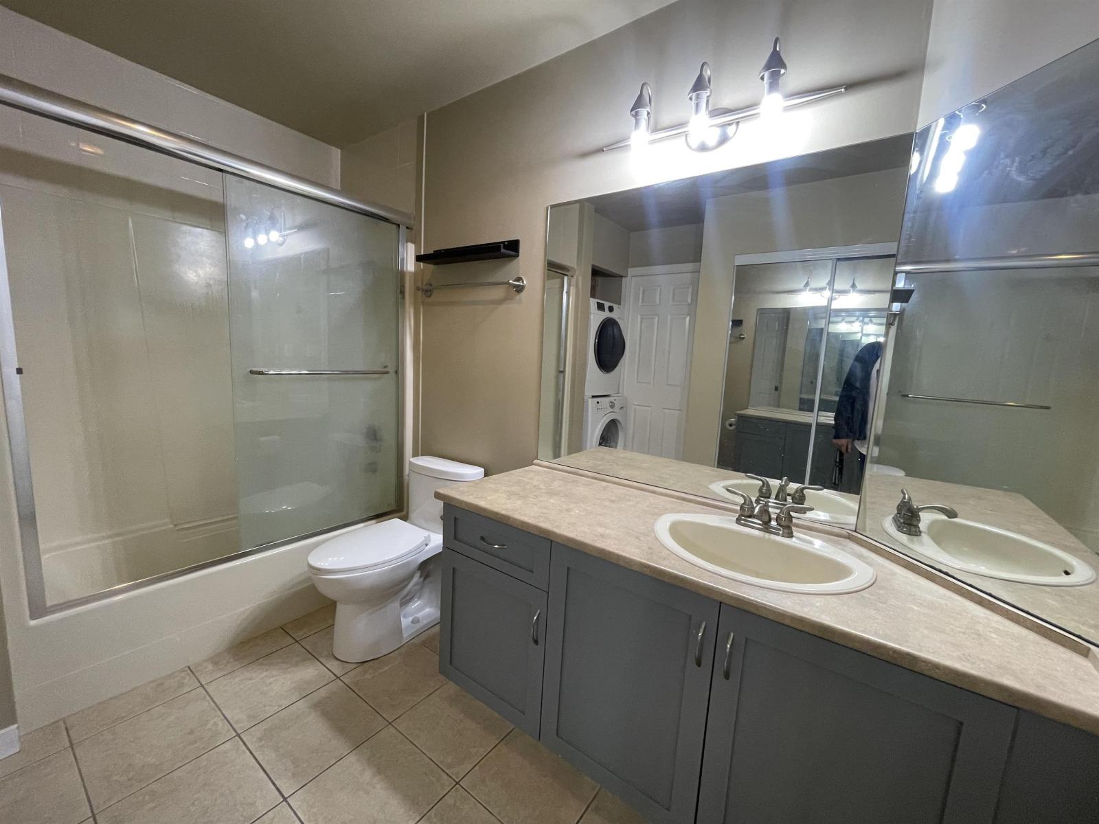 Photo of 336 2700 MCCALLUM ROAD 32