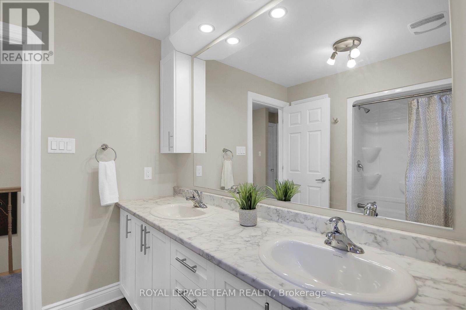 355 TWILIGHT AVENUE - Image 25
