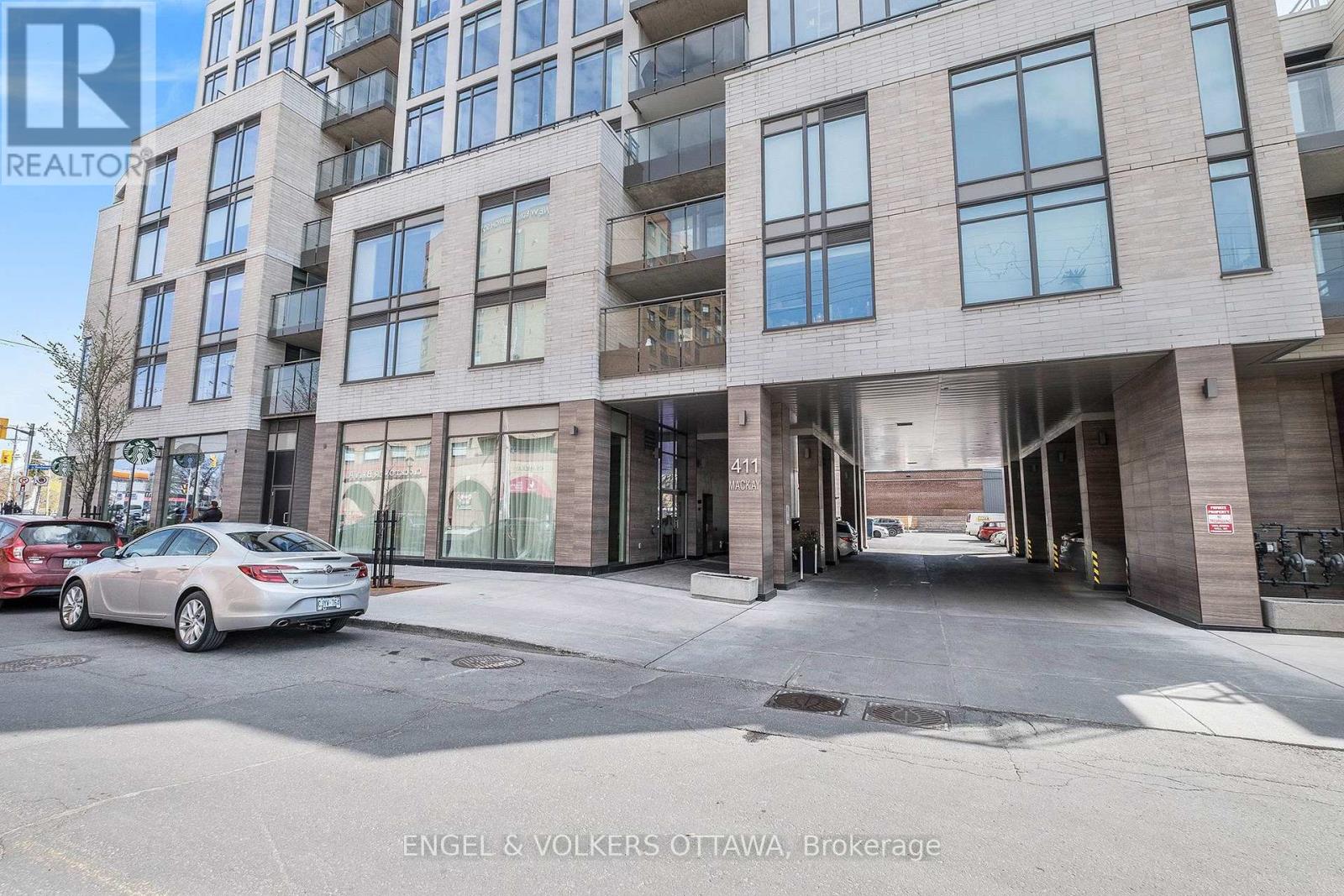411 Mackay Street — photo 32