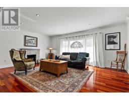 Living room - 2461 Alta Vista Drive, Ottawa, ON K1H7M9 Photo 11