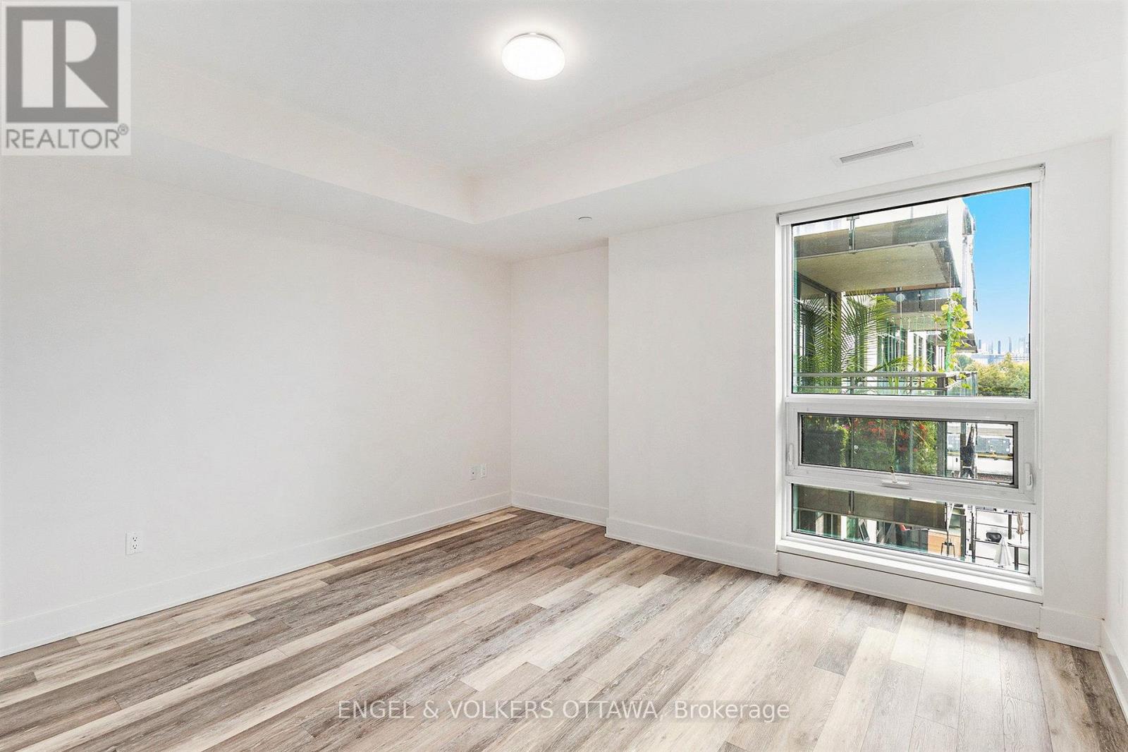 411 Mackay Street — photo 14