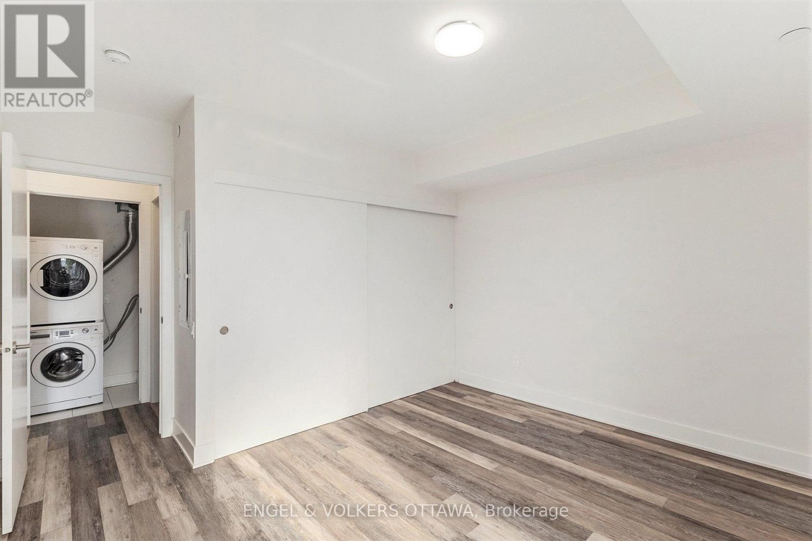 411 Mackay Street — photo 16