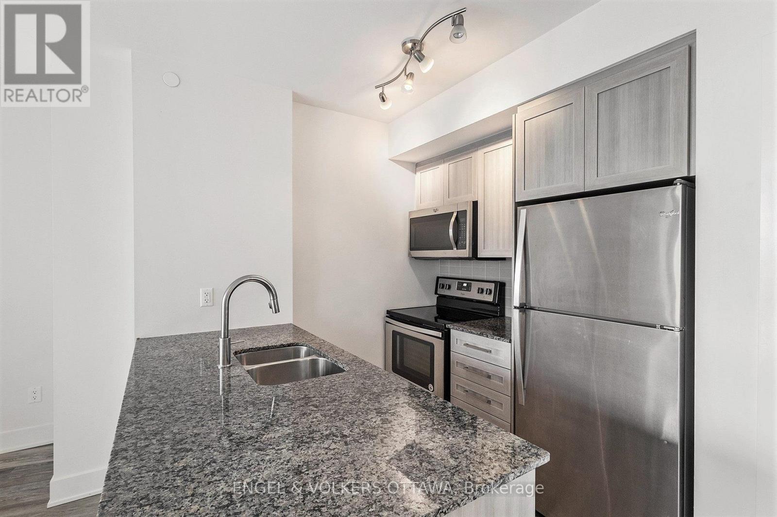 411 Mackay Street — photo 20