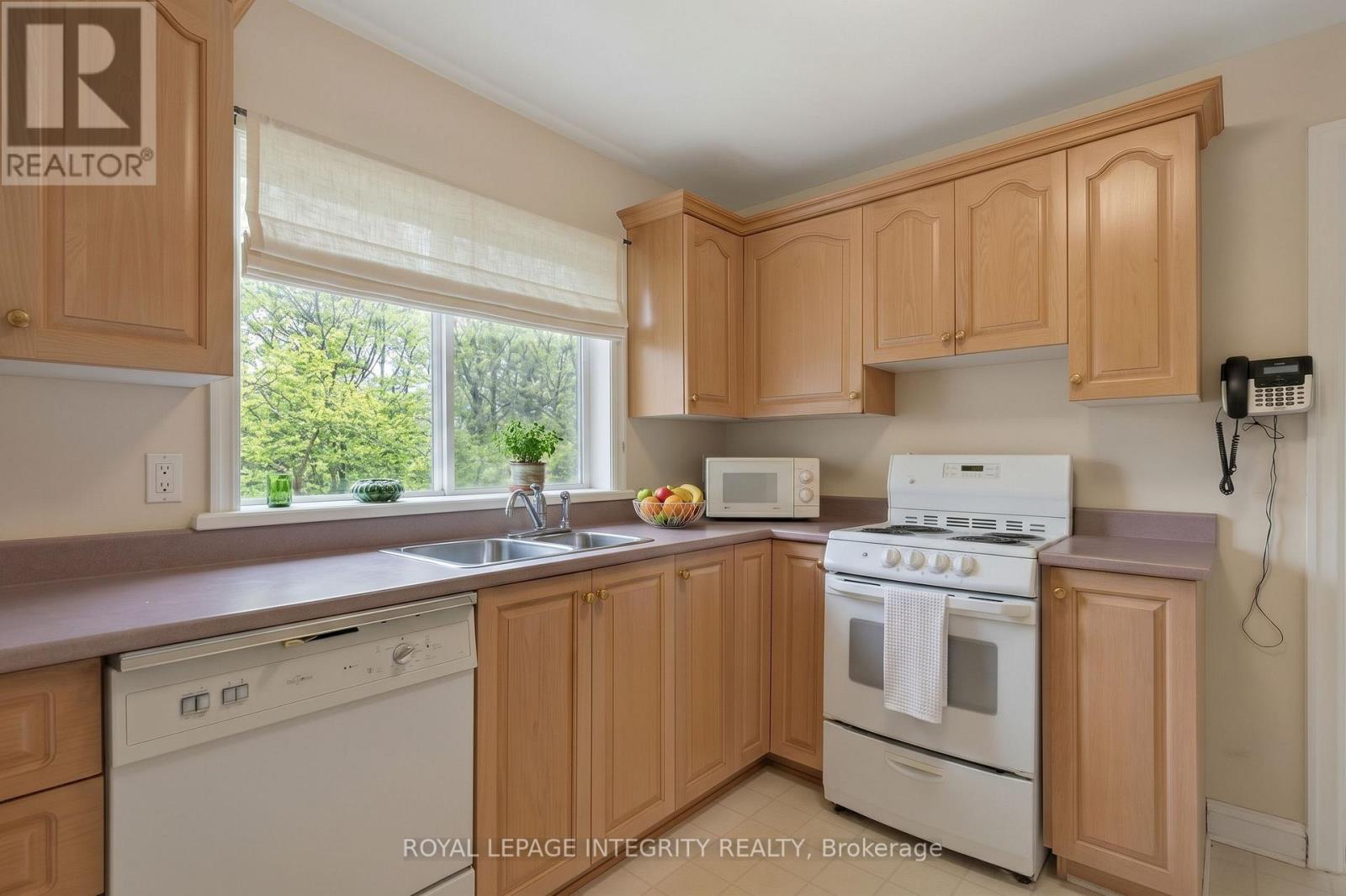 1442 Cavendish Road — photo 8