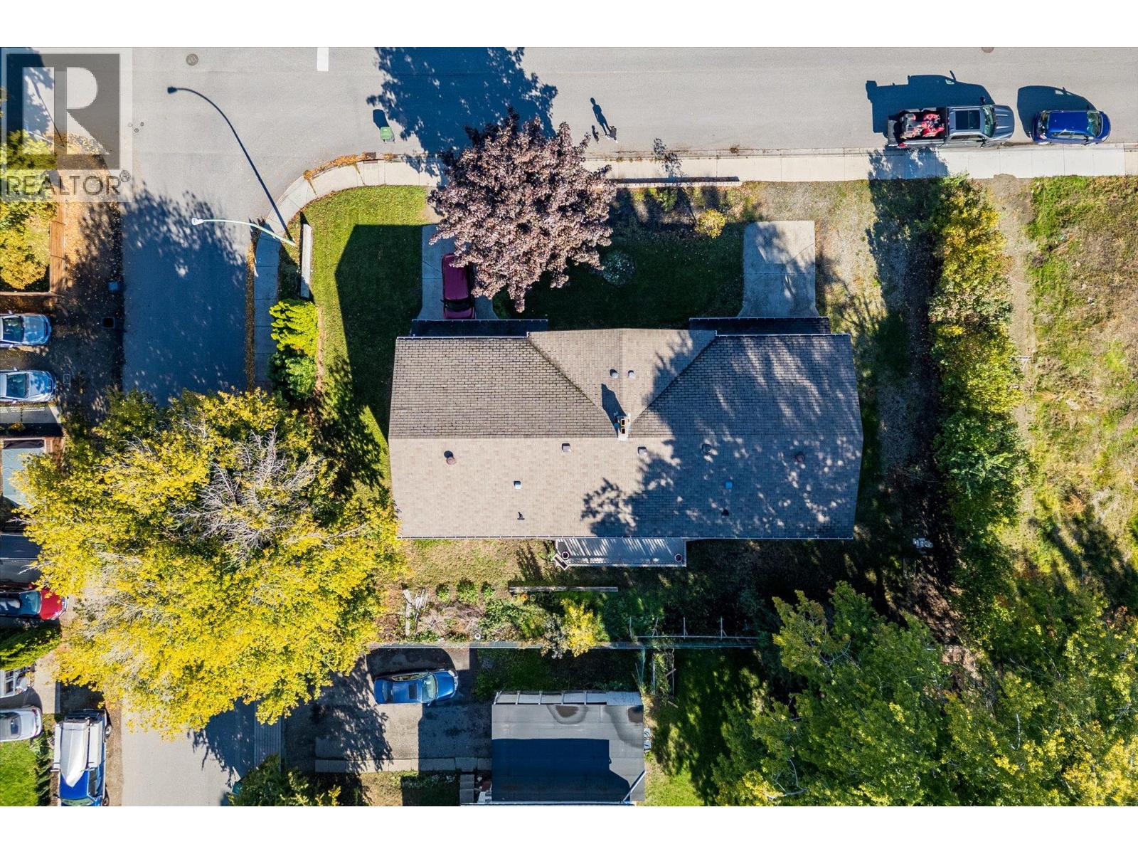 1011-1013 Lawson Avenue, Kelowna - Image 1