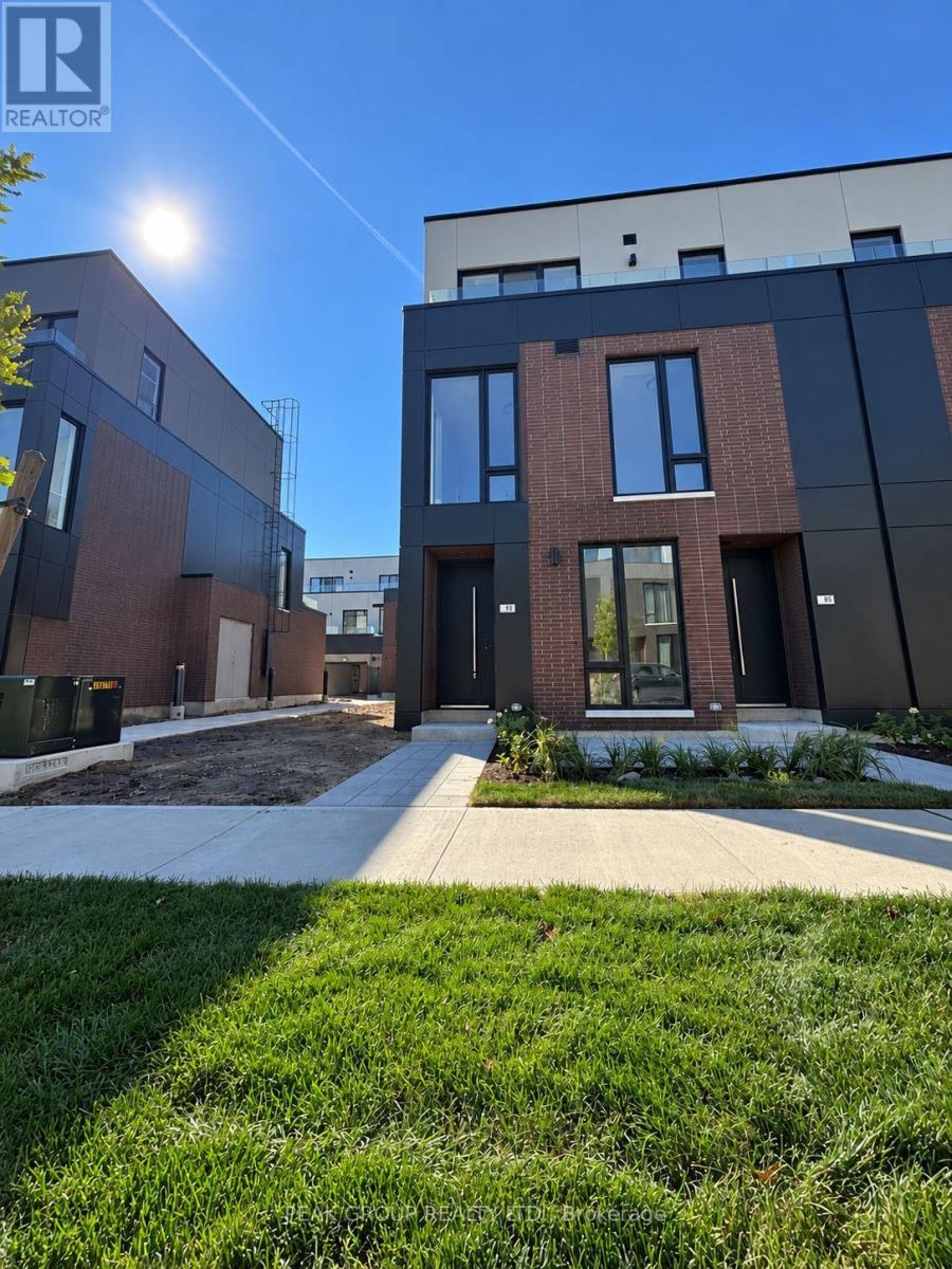 83 Everett Common — photo 4