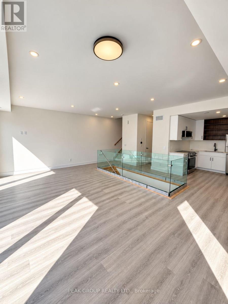 83 Everett Common — photo 8