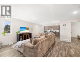 Full bathroom - 220 6th Avenue N, Creston, BC V0B1G3 Photo 6