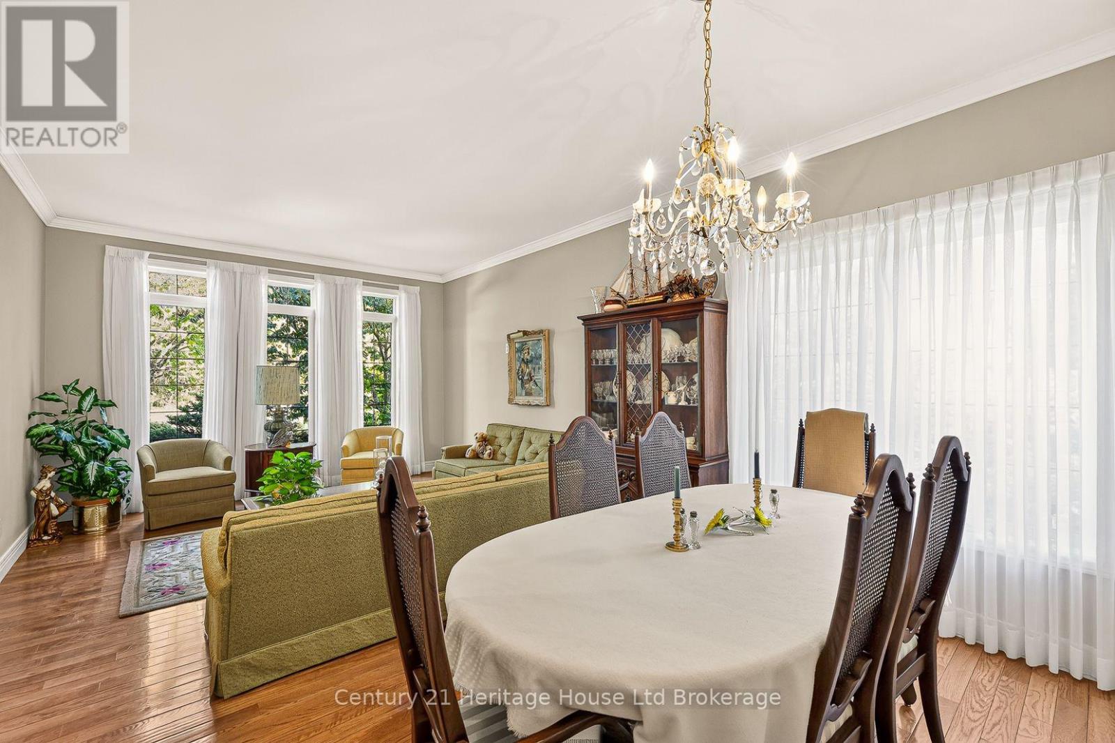 796 SPRINGBANK AVENUE N - Image 11