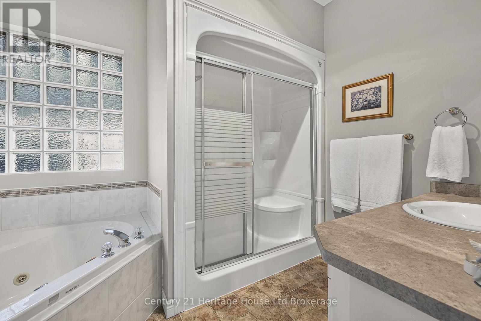 796 SPRINGBANK AVENUE N - Image 23