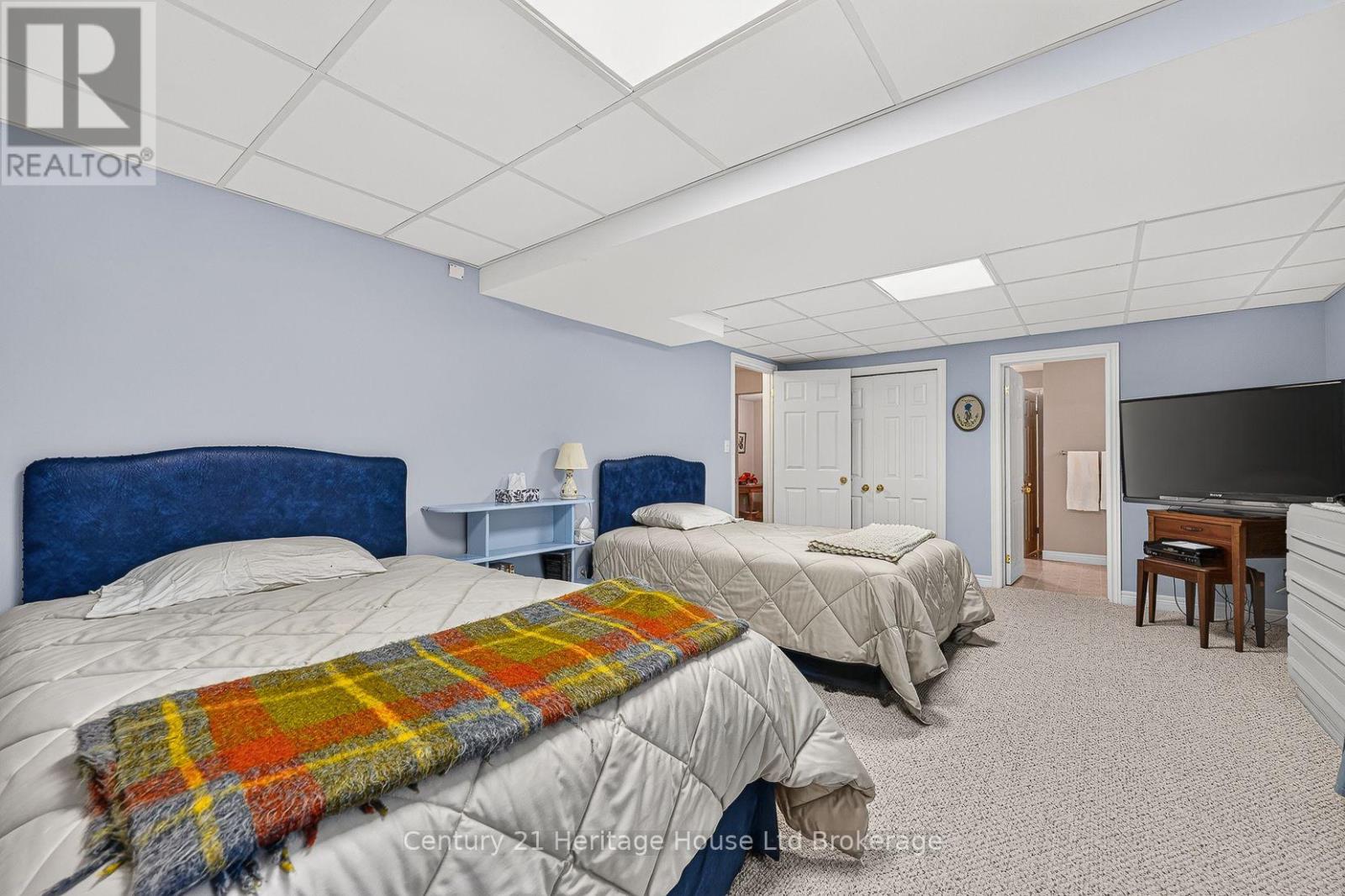 796 SPRINGBANK AVENUE N - Image 38
