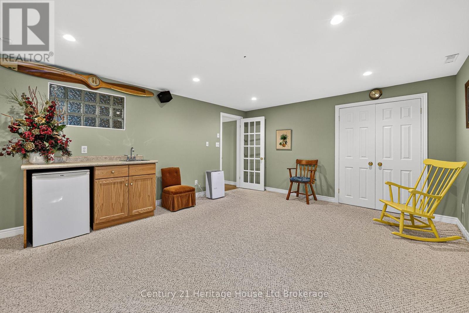 796 SPRINGBANK AVENUE N - Image 4