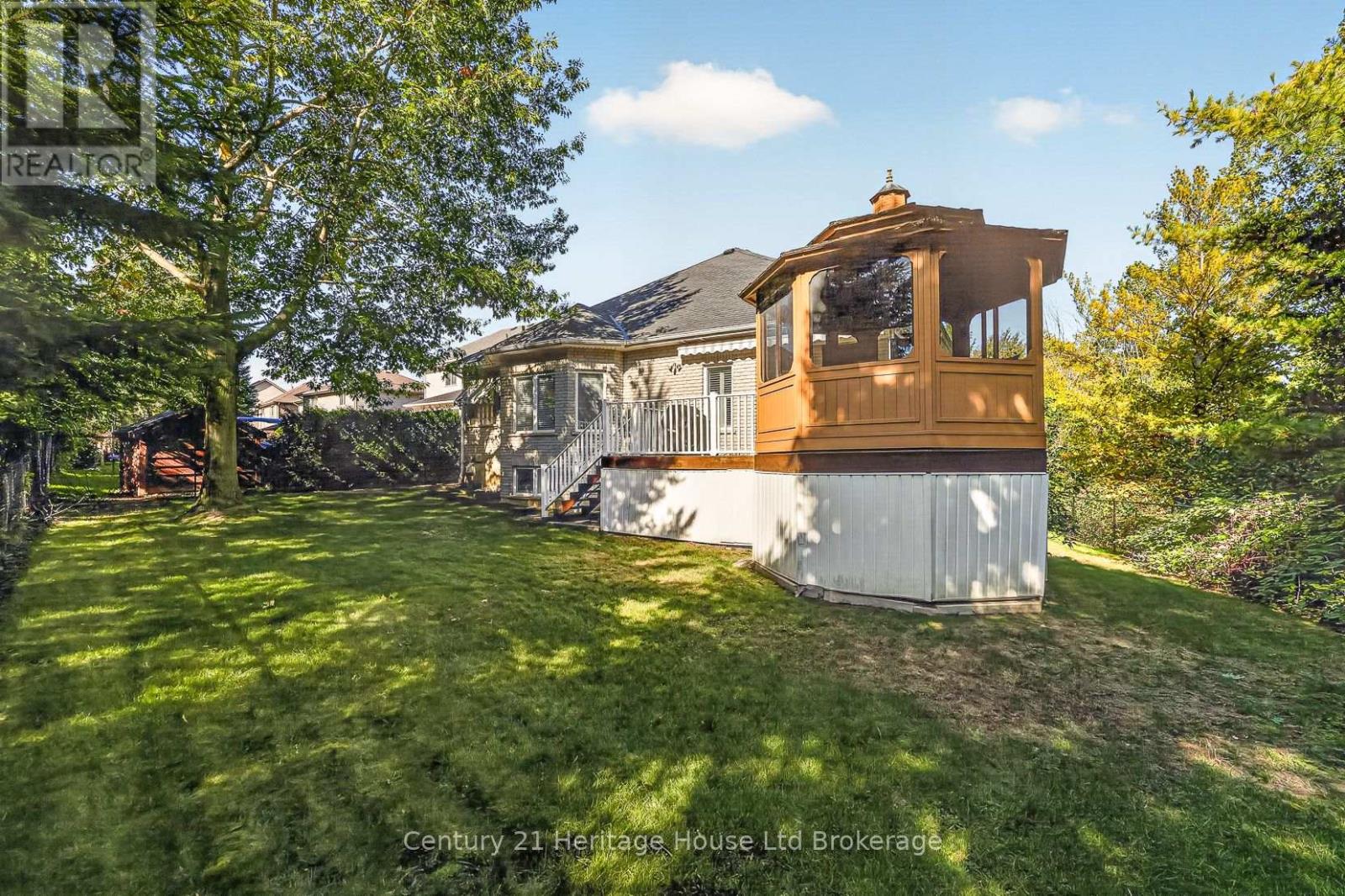 796 SPRINGBANK AVENUE N - Image 43